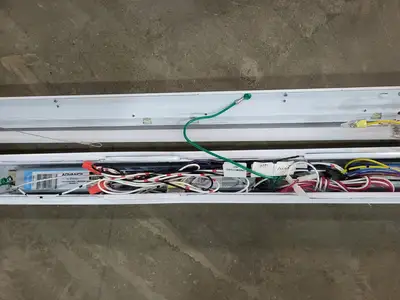 NEW DAY-BRITE FSS470L840-UNV