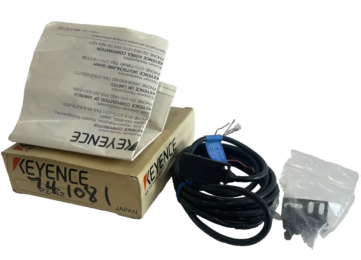 NEW KEYENCE PZ-42 PHOTOELECTRIC SENSOR PZ42