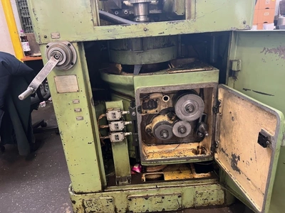 VITEBSK Gear Hobber, in good working condition, visible under power