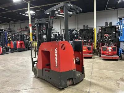 Used RAYMOND 425C30TT 3-Wheel Stand up Electric Counterbalance Forklifts Illinois US | Somerset Equipment Sales #1546207