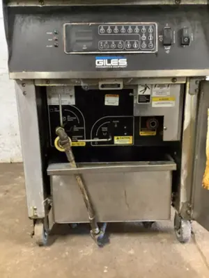 152-0016 Giles Electric Auto Lift Fryer with Basket and Filter System