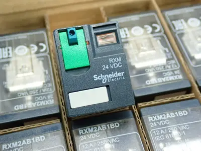 NEW SCHNEIDER ELECTRIC RXM2AB1BD