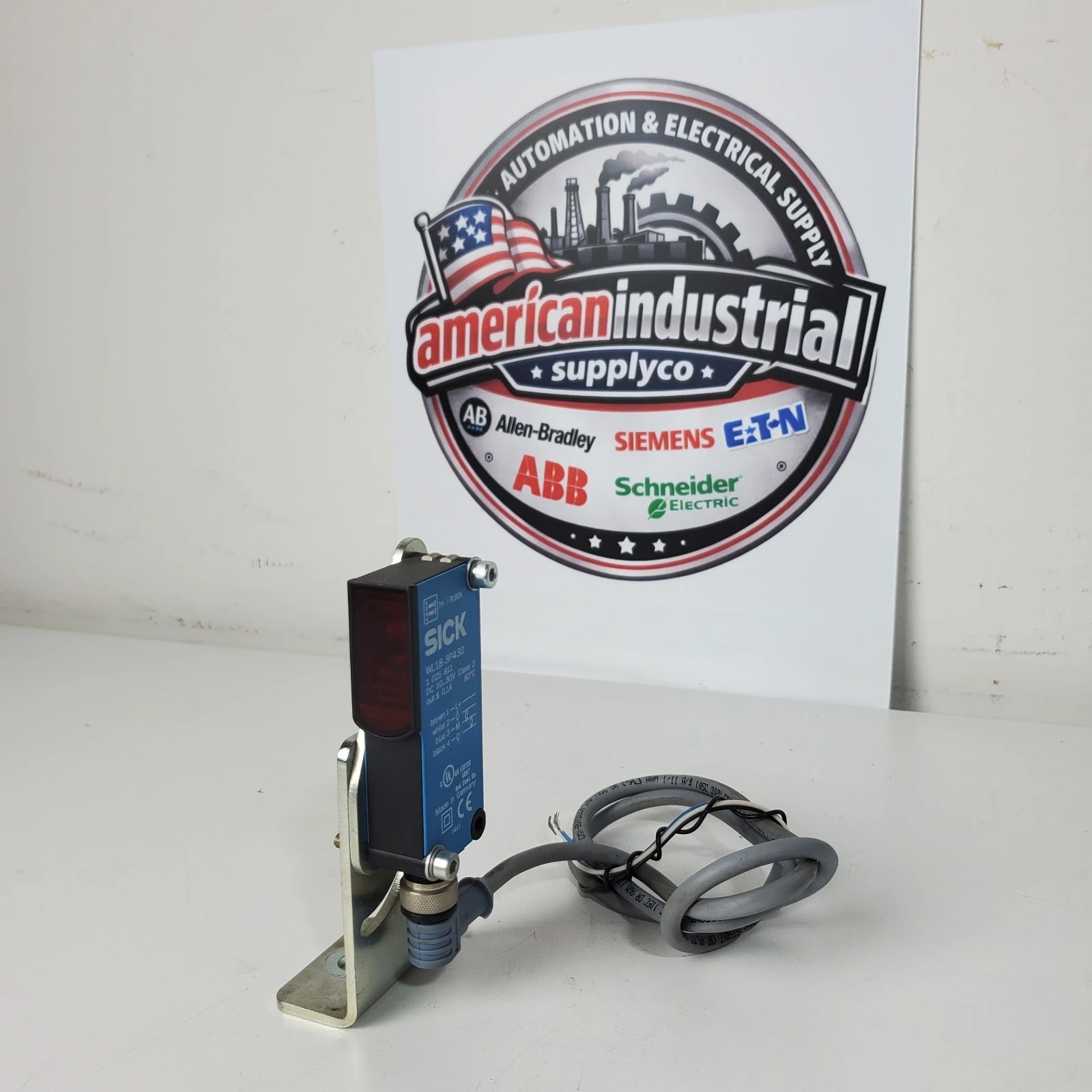 Used SICK WL18-3P430 Misc Industrial Equipment California US | American Industrial Supply Co. #1377244