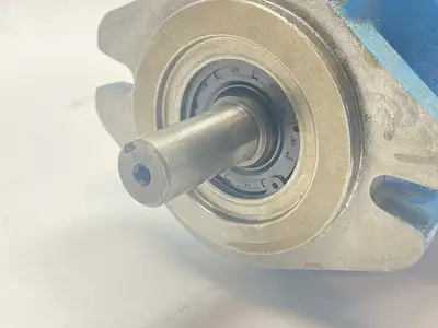 Used Parker Hydraulic Pump 3600PSI Hydraulic Pumps Michigan US | Maverick Industrial Sales #1389261