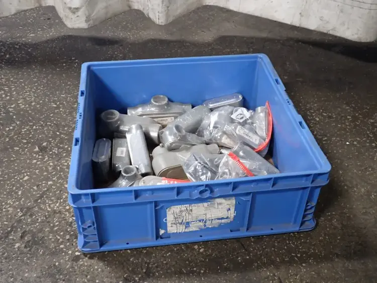 Used RED DOT _UNKNOWN_ Electrical Fittings Ohio US | HGR 24 #747396