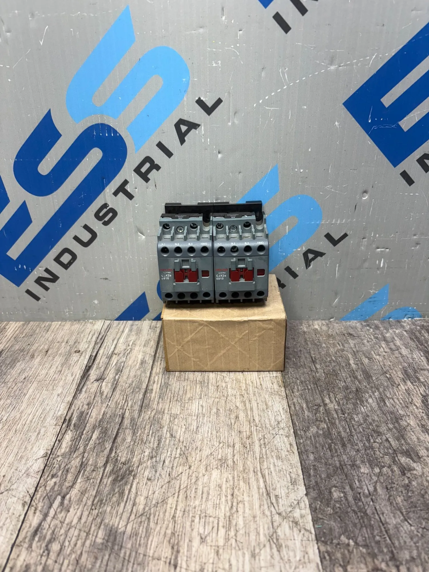 USED DELIXI ELECTRIC CJX2s-09