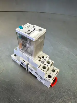 Used Schneider Electric 782XBXM4L / 70-782D8-1 Relays & Switches South Carolina US | Palmetto Automation #1507423