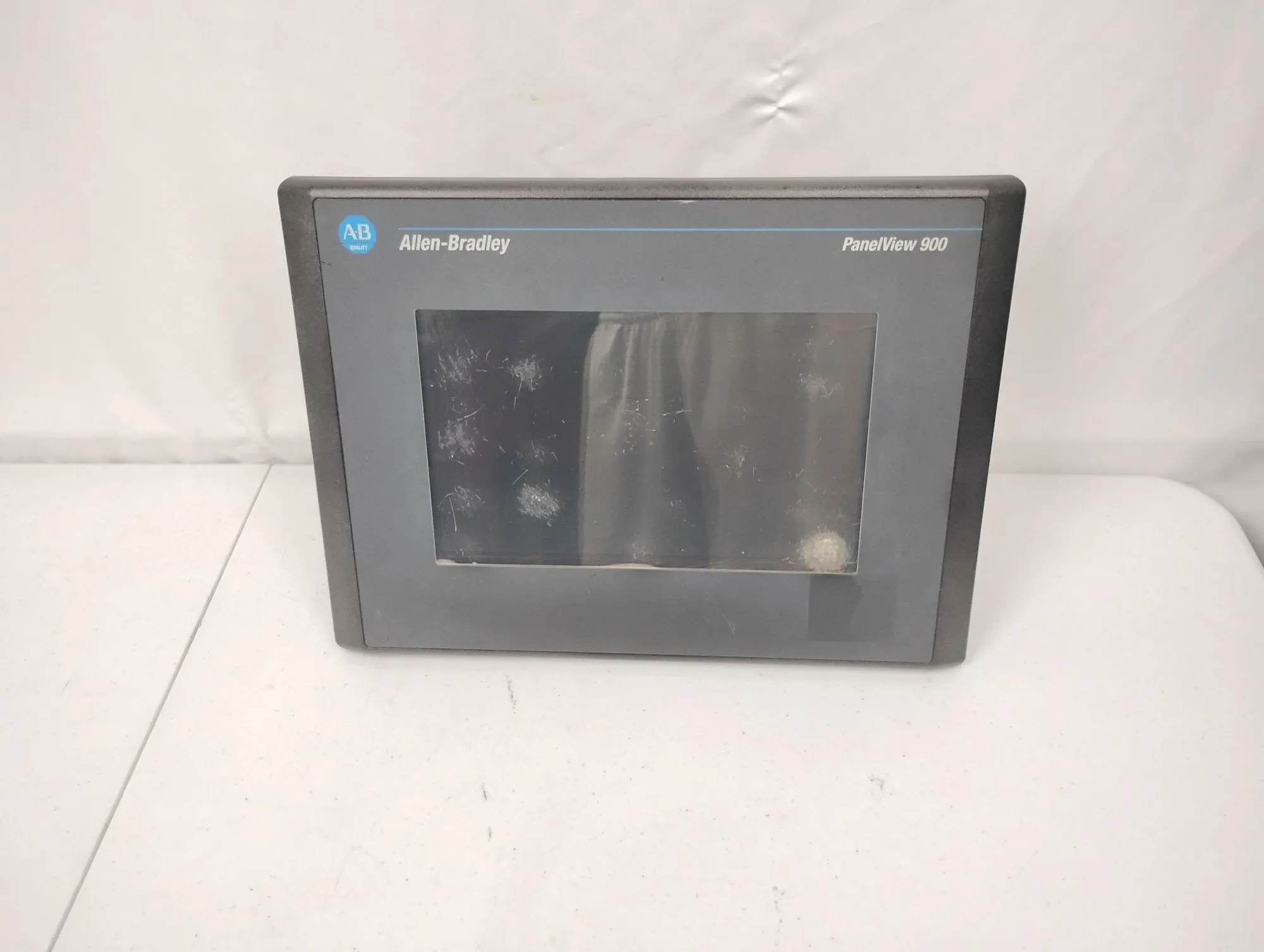 USED ALLEN BRADLEY 2711-T9A1