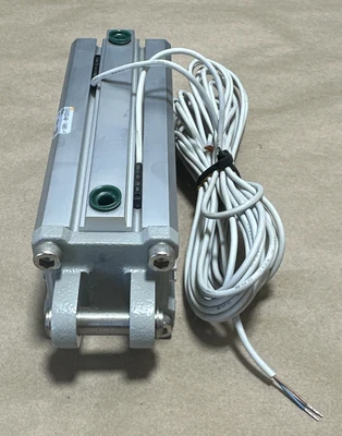 NEW SMC CDQ2D40-100D-F9BWL