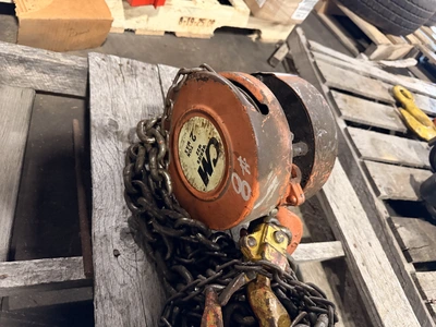 Used CM 2 TON HOIST Hoists (All Types) Michigan US | Miedema Asset Management Group #1276266
