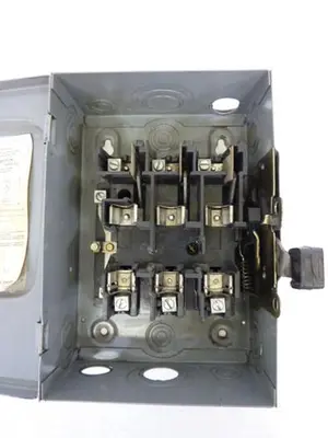 USED SQUARE D D322N