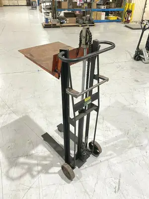 Used Maverick Industrial Sales Rolling Platform Lift Cart Platform Lifters Michigan US | Maverick Industrial Sales #1401611