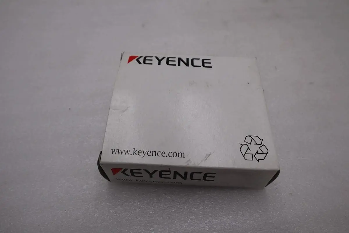 NEW OPEN BOX KEYENCE CORP OP-87866 MOUNTING BRACKET STK H1135A