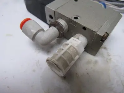 SMC VP342-3DZ-02A 3 Port Poppet Type Pneumatic Solenoid Operated Control Valve