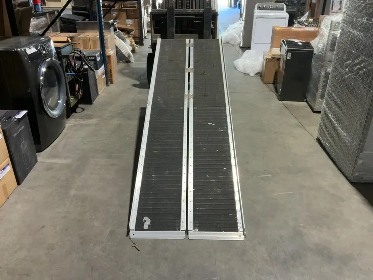 Used _UNKNOWN_ _UNKNOWN_ Dock Levelers Michigan US | Miedema Asset Management Group #1144255