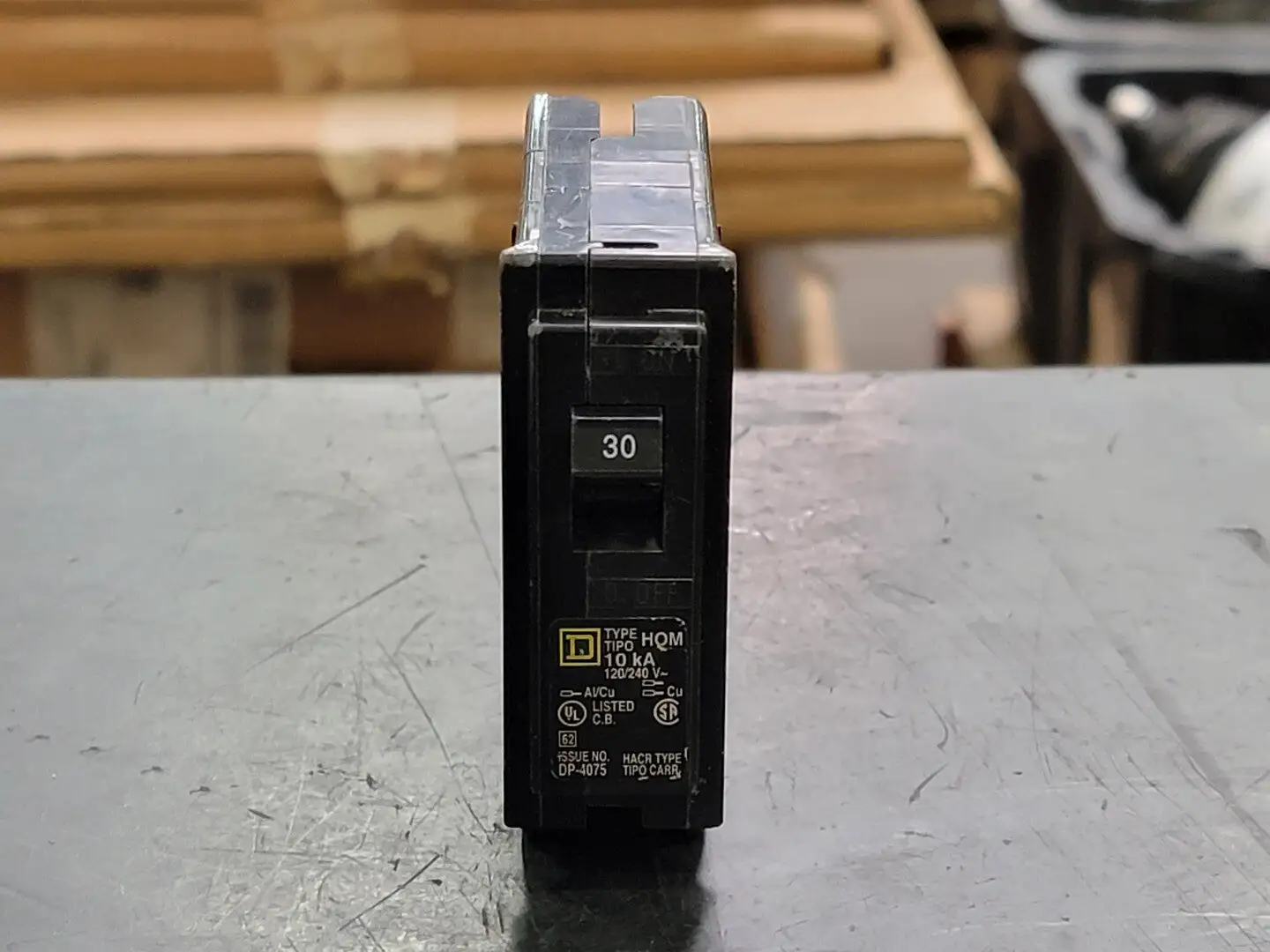 USED SQUARE D HOM130