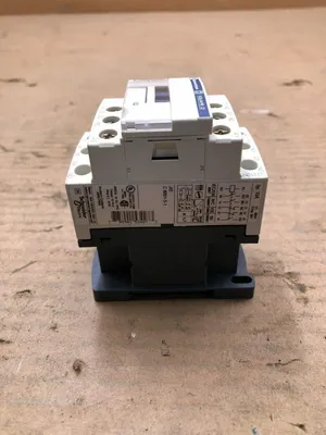 USED TELEMECANIQUE / SCHNEIDER ELECTRIC CAD32G7