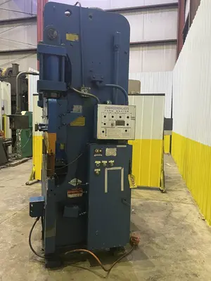 135 TON X 8' CINCINNATI HYDRAULIC PRESS BRAKE: STOCK #15770