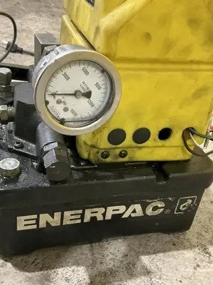 USED ENERPAC PUJ1200B