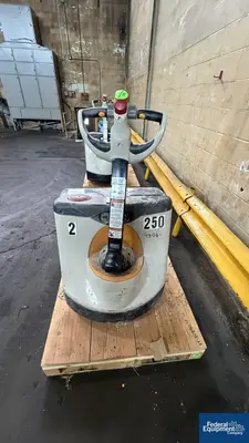 USED Crown Crown Pallet Runner, Model WP3035-45, 4500#