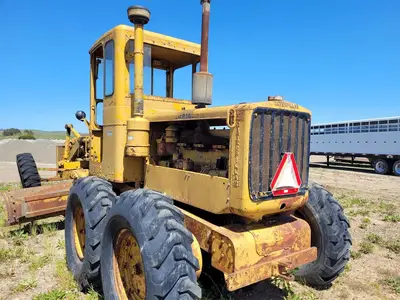 USED 1952 CATERPILLAR 12