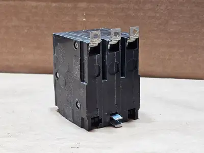 USED SQUARE D QOB320