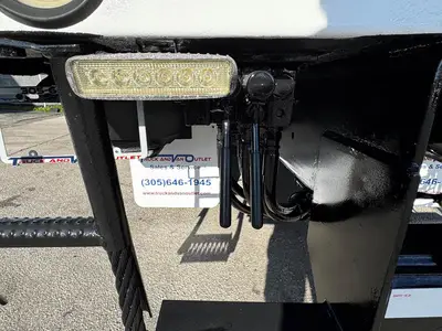 Used 2016 FREIGHTLINER M2 106 Tractors & Trailers Florida US | Truck and Van Outlet #1506256