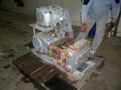 USED UNION TD-25 TRIPLEX PUMP