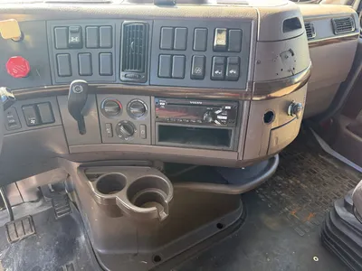 Used 2014 VOLVO VNL Tractors & Trailers Kentucky US | Proxy Equipment #1663483