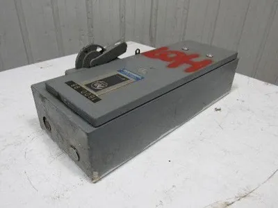 Allen Bradley 712-AAB24 240/480V 5Hp Combination Starter Disconnect 120V Coil