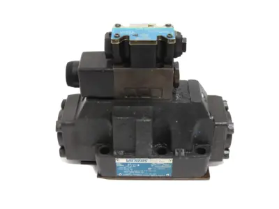 NEW VICKERS DG5S-8-2A-T-M-FW-B5-30 VALVE DG4V-3S-2S-M-FW-B5-60 02-126462