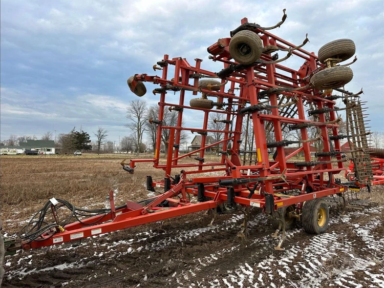 Used KRAUSE 5630-39 Field Cultivators | Rosseel's Equipment Inc #720658