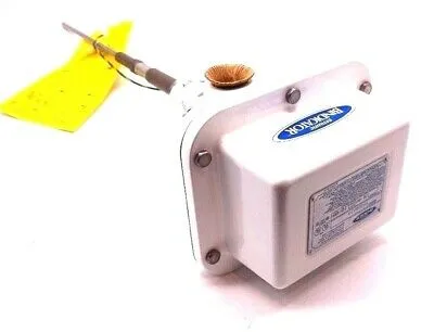 NEW BINDICATOR RF8O0X1A LEVEL SENSOR RF SERIES