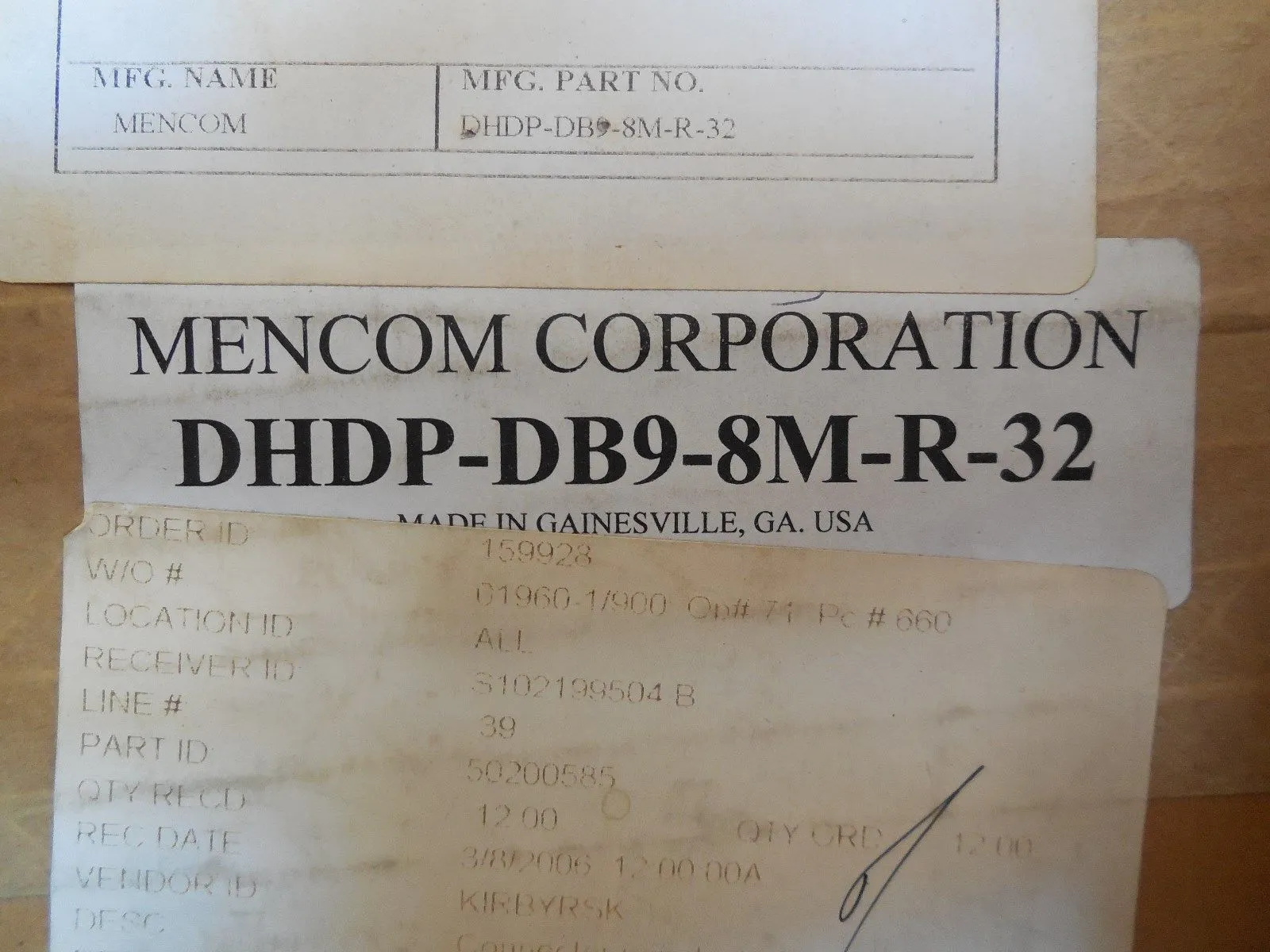 NEW SEALED MENCOM DHDP-DB9-8M-R-32 CONNECTOR PANEL INTERFACE DHDPDB98MR32