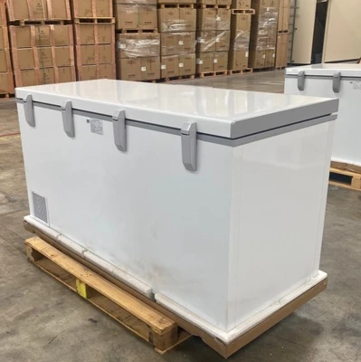 171-0383 65" Solid Top Self Contained Ultra Low Temperature Chest Freezer