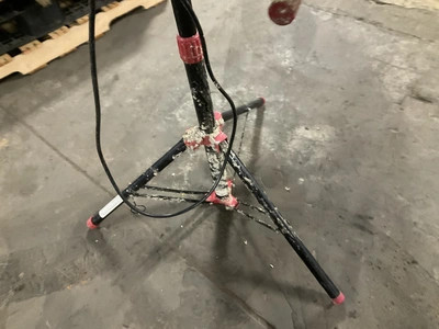 Husky 2-lamp work light for parts or repair, will not power on
