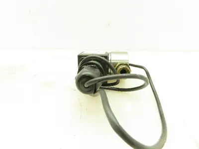 Parker 71215SN2EF00N0C111C2 Pneumatic Solenoid Valve 24VDC 520PSI 3/64 Orifice
