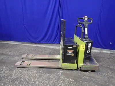 USED CLARK HWD 30