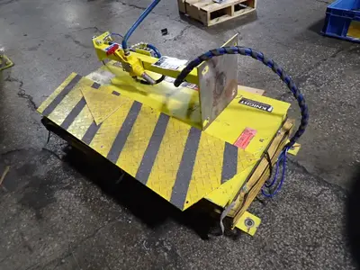 Knight Global  3000 Lbs / 24" C" X 44" Table  Lift Table