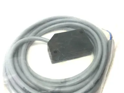 NEW BAUMER SPECIAL VERSION INDUCTIVE SENSOR 2MM PNP 10-30VDC
