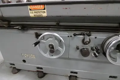 USED 1984 TOYODA GUP 28-100