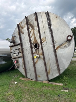 PERRY PRODUCTS 10,000 Gallon Stainless Steel Tanks | Perry Equipment (5)
