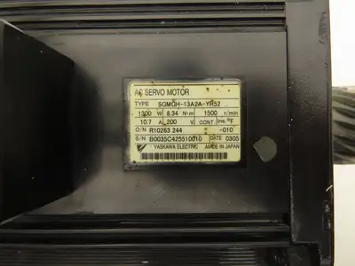 Yaskawa Electric SGMGH-13A2A-YR52 AC Servo Motor 1300W 8.34N-m 1500rpm 200V