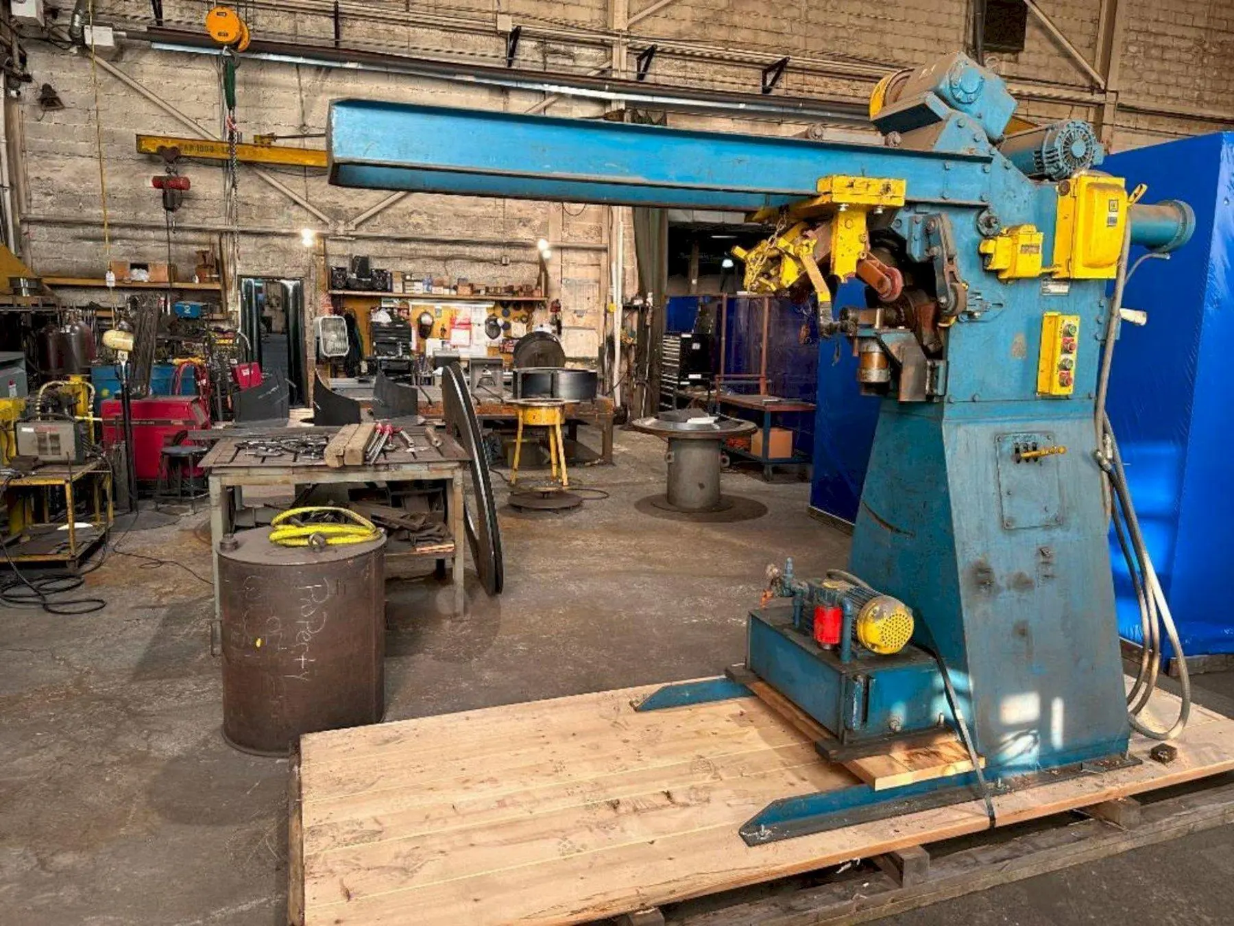 1/4" CAPACITY BLUE VALLEY MODEL #FLANGER-T-588 FLANGING MACHINE: YOBRO #24453
