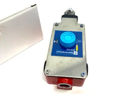 USED TELEMECANIQUE LATCHING EMERGENCY STOP TRIP WIRE SWITCH