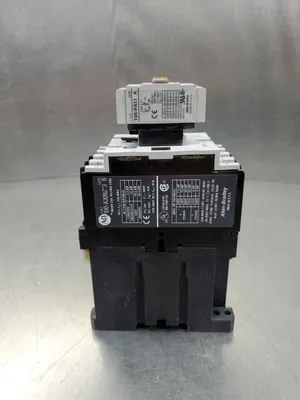 ALLEN BRADLEY 100-A30NZ*3 SERIES B CONTACTOR w/195-FA11 Module. 4-D8