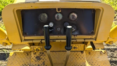 USED 1985 DEERE 450E