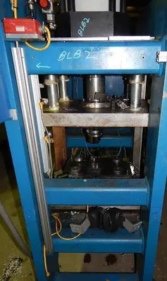 120 Ton FARGER & JOOSTEN MULTIPOWER Air/Oil Press