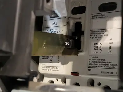 Used EATON SVX015A1-5A4N1 Switchgears British Columbia CA | Lenmark #240367