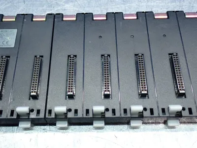 USED OMRON C200HWBC081V1